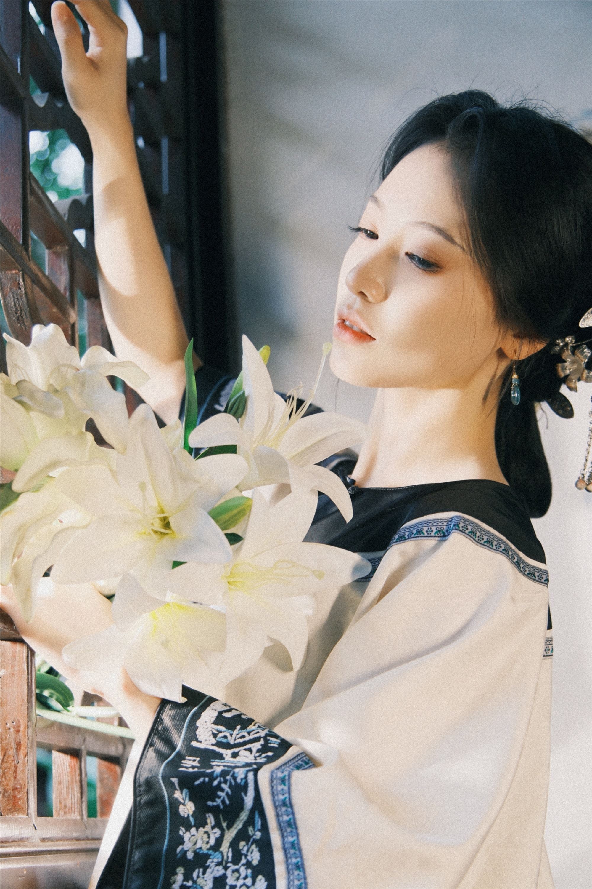 YITUYU艺图语 2025.01.12 锁清秋 珠珠